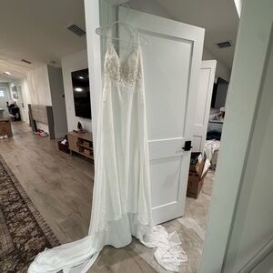 Elegant White Lace Wedding Dress